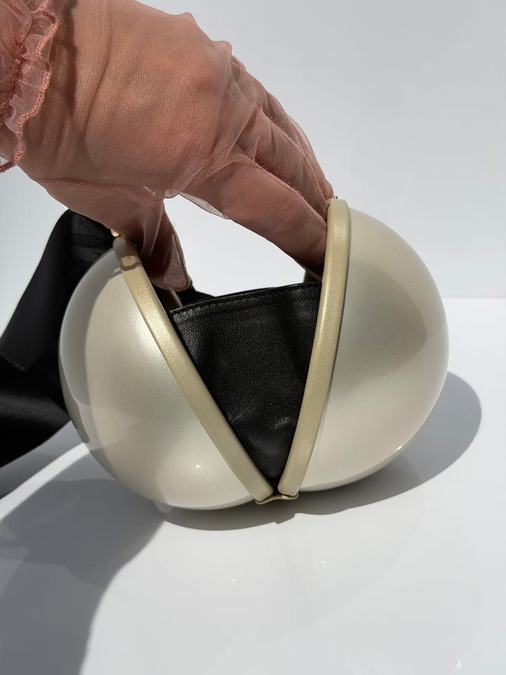 Chanel Runway Pearl Clutch Champagne Gold Lucite Black Ribbon Gold Hardware 2005