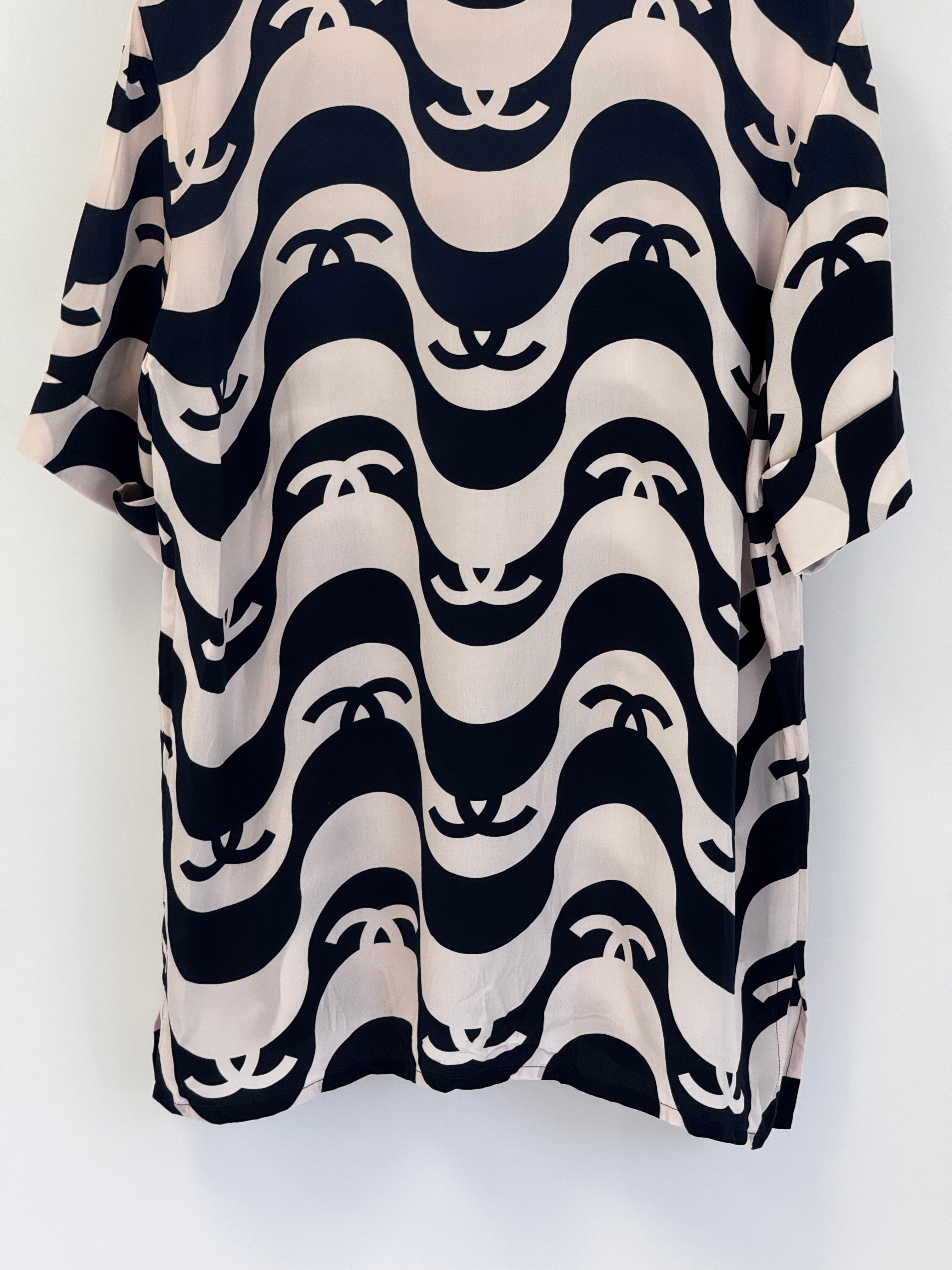 Chanel 2021 Navy/Pink Silk Wave Shirt & Pants Set – Its A Luv Story