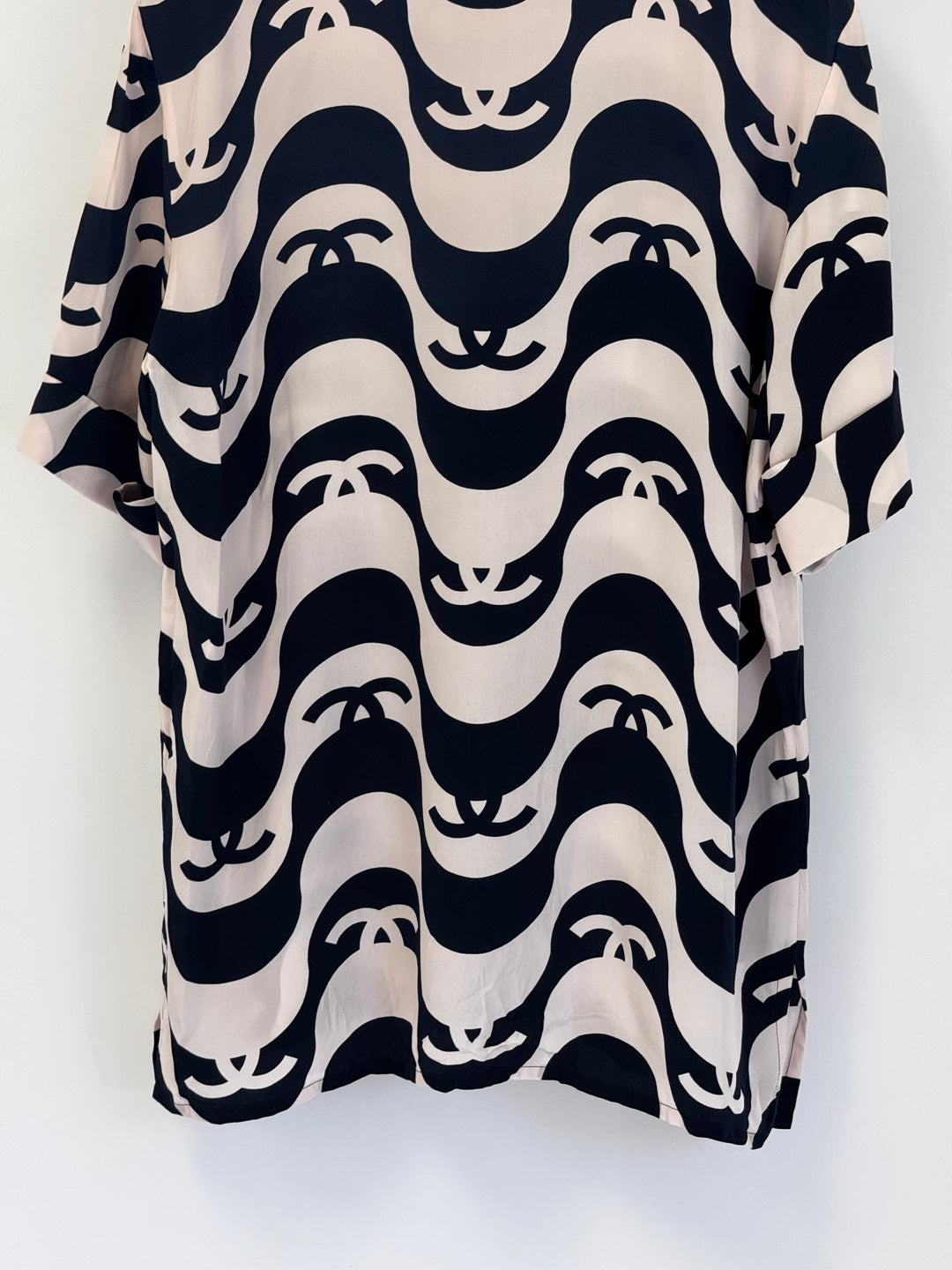 Chanel 2021 Navy/Pink Silk Wave Shirt & Pants Set