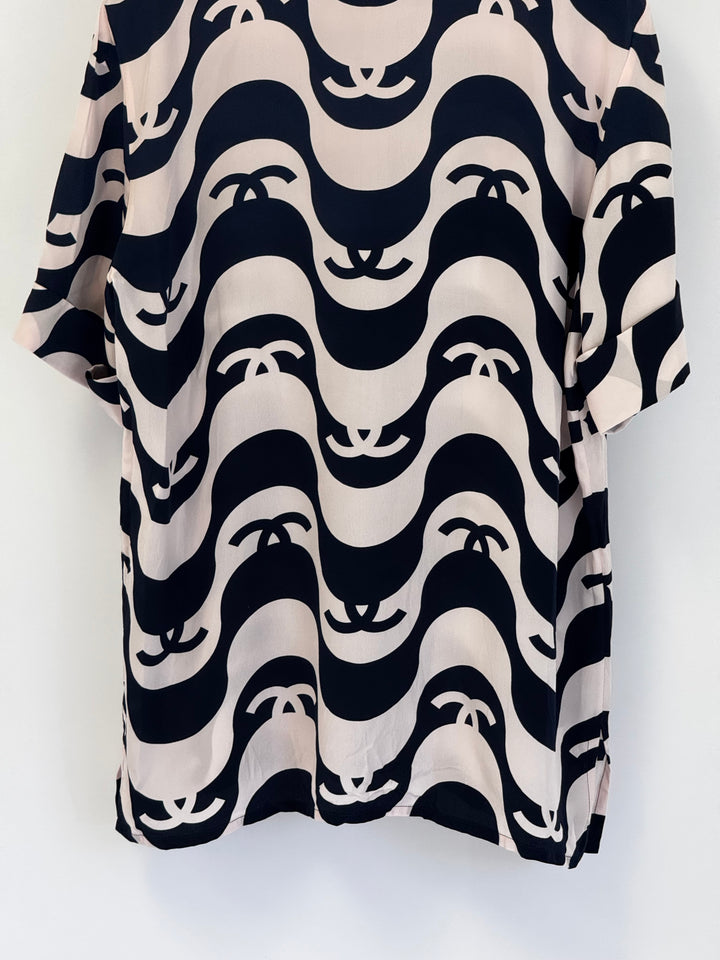 Chanel 2021 Navy/Pink Silk Wave Shirt & Pants Set