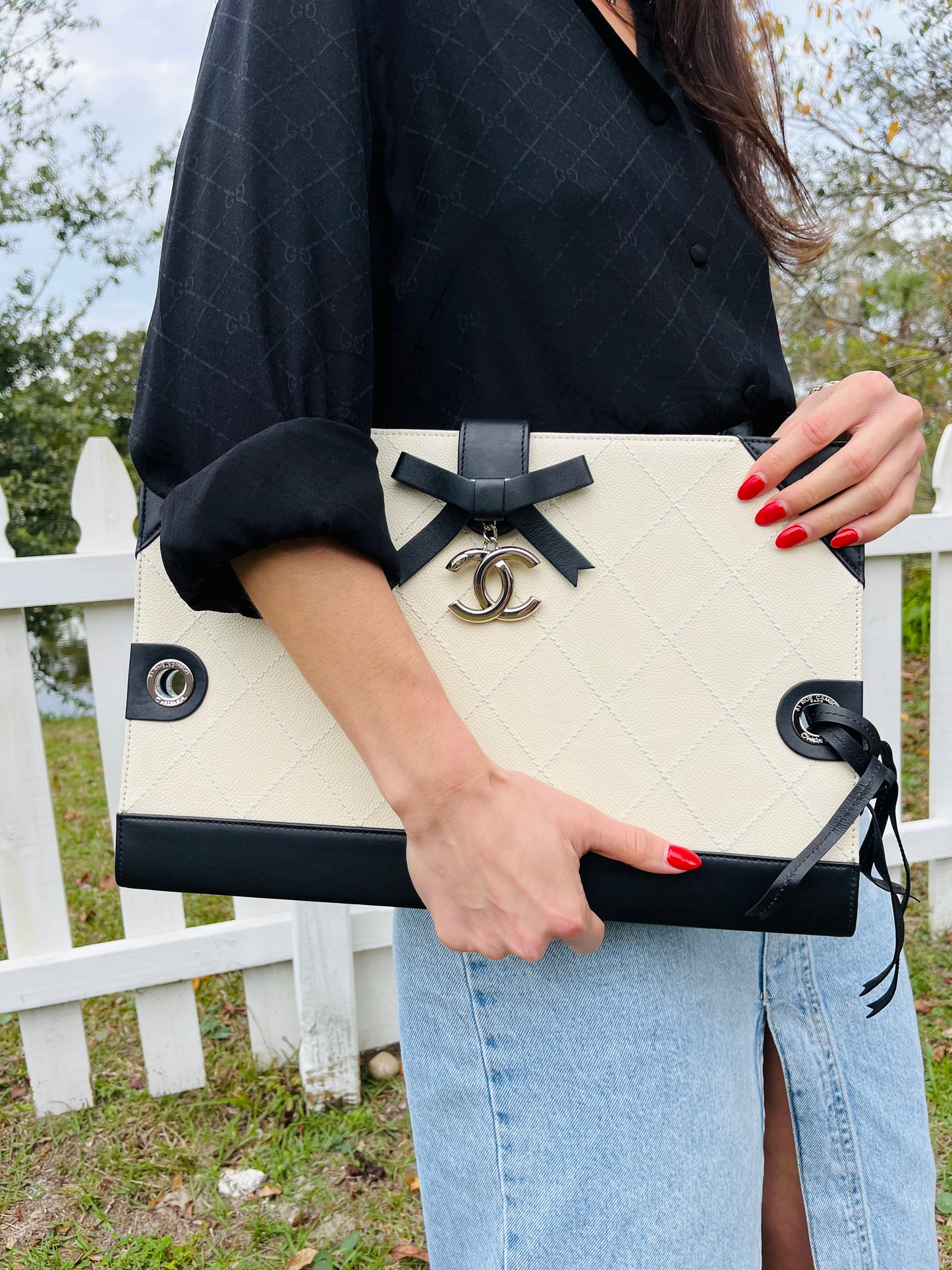 CHANEL CAVIAR LEATHER PORTFOLIO CLUTCH BAG