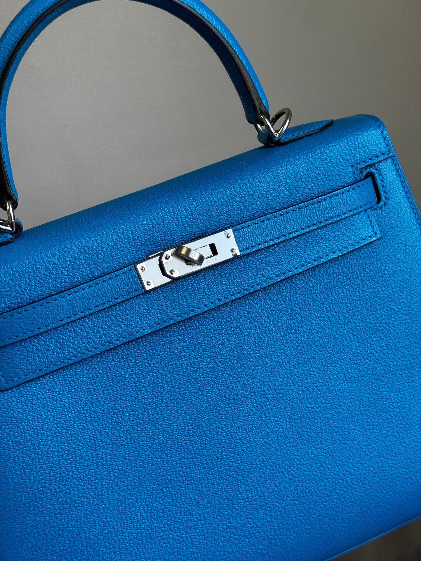 Hermes Bleu Frida Chèvre Kelly 25 Sellier
