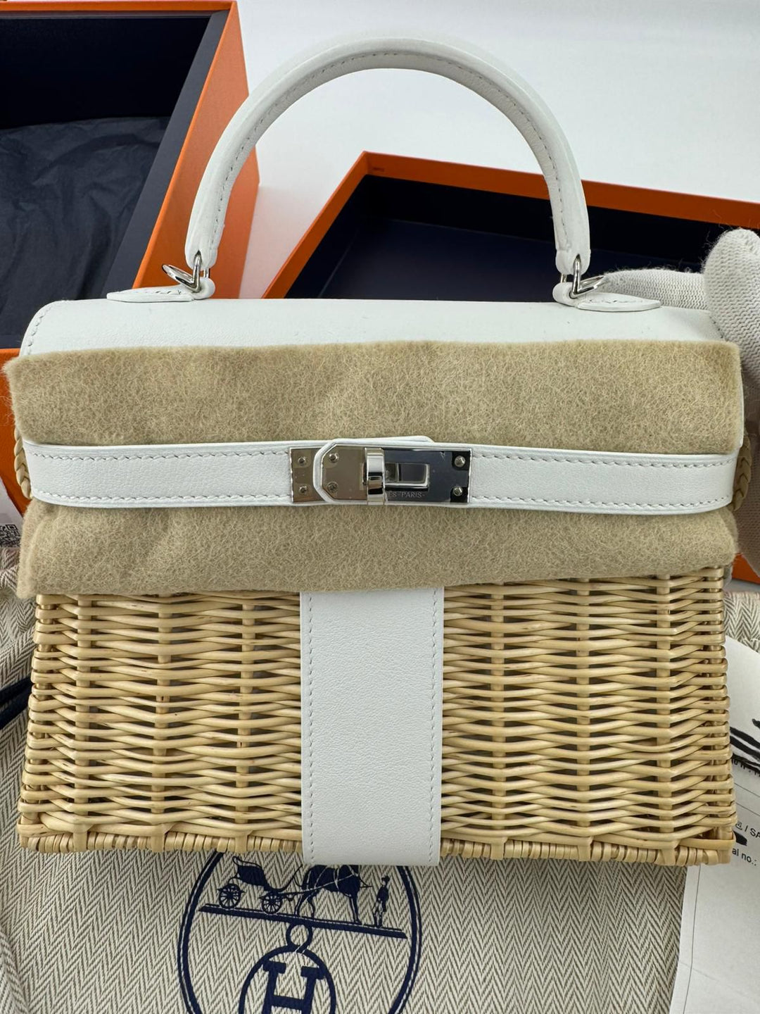 Hermès Mini Kelly Picnic Wicker New White Palladium Hardware 2023