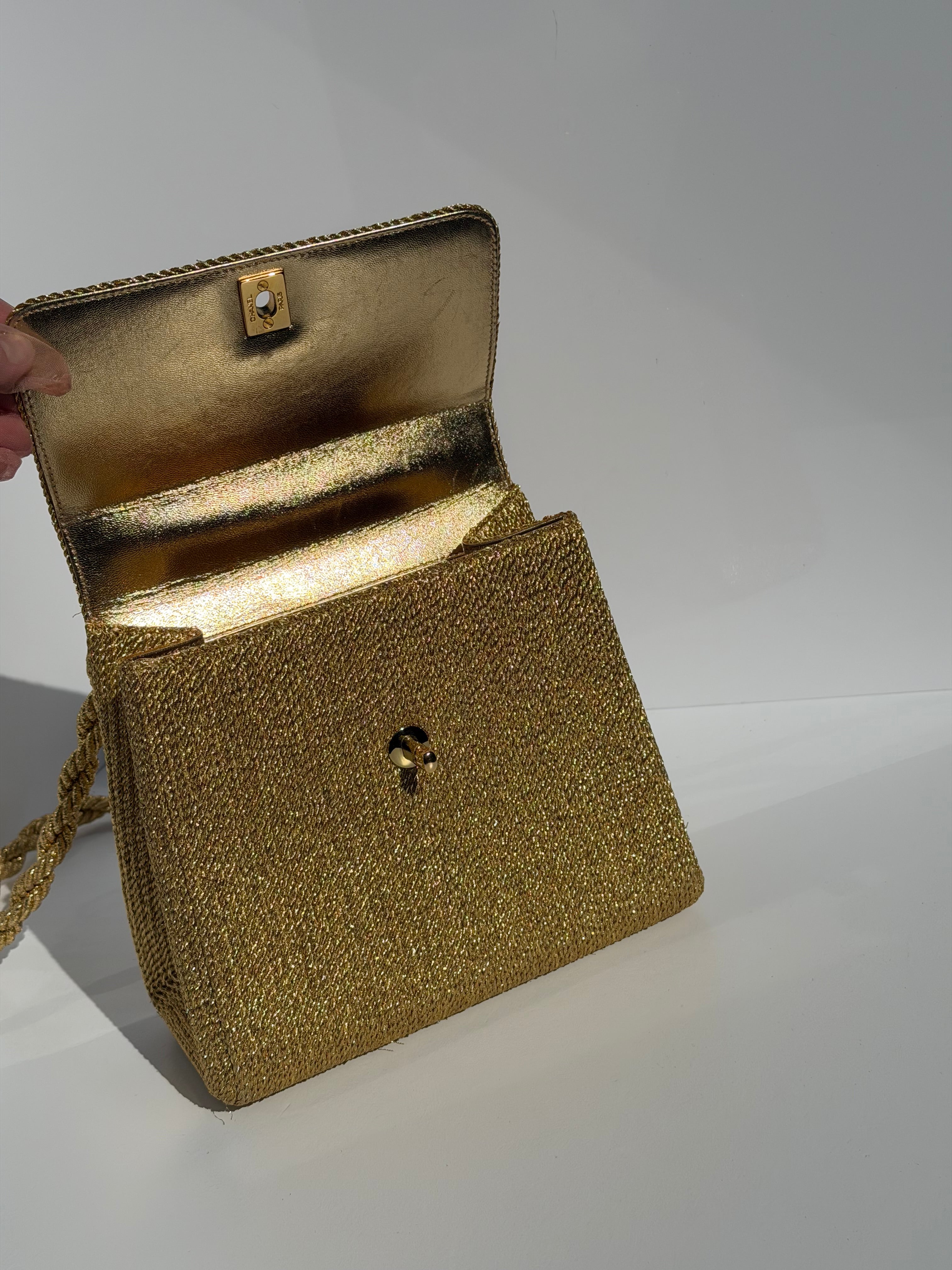 CHANEL ゴールド ケース Chanel Gold Silk Rope Shoulder Bag 24K Plated Gold Hardware 1997