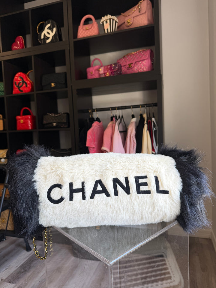 Chanel Jumbo Hand Warmer Shoulder Bag Black Faux Fur Gold Hardware 1990s