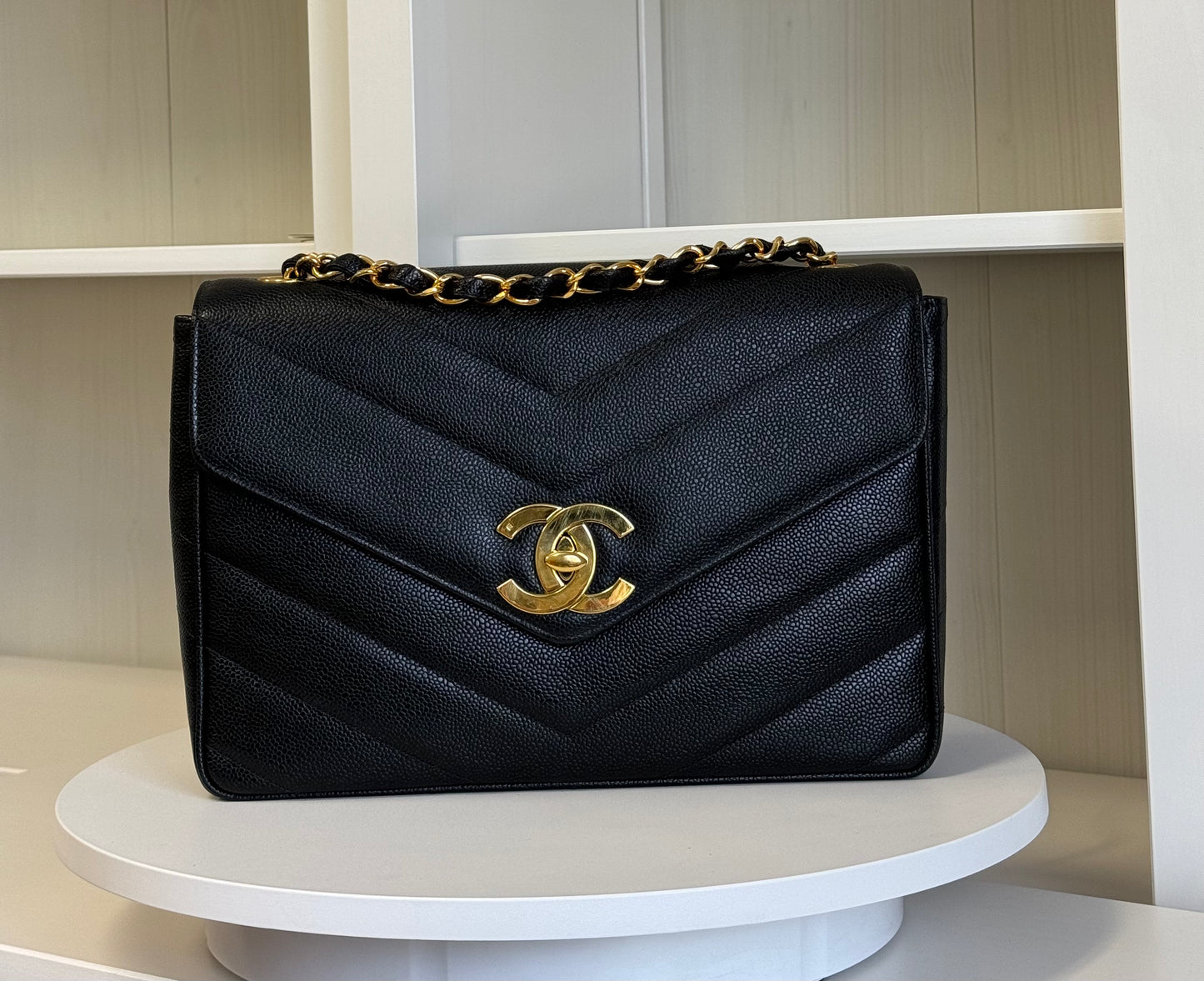 CHANEL VINTAGE BLACK CAVIAR CHEVRON JUMBO FLAP