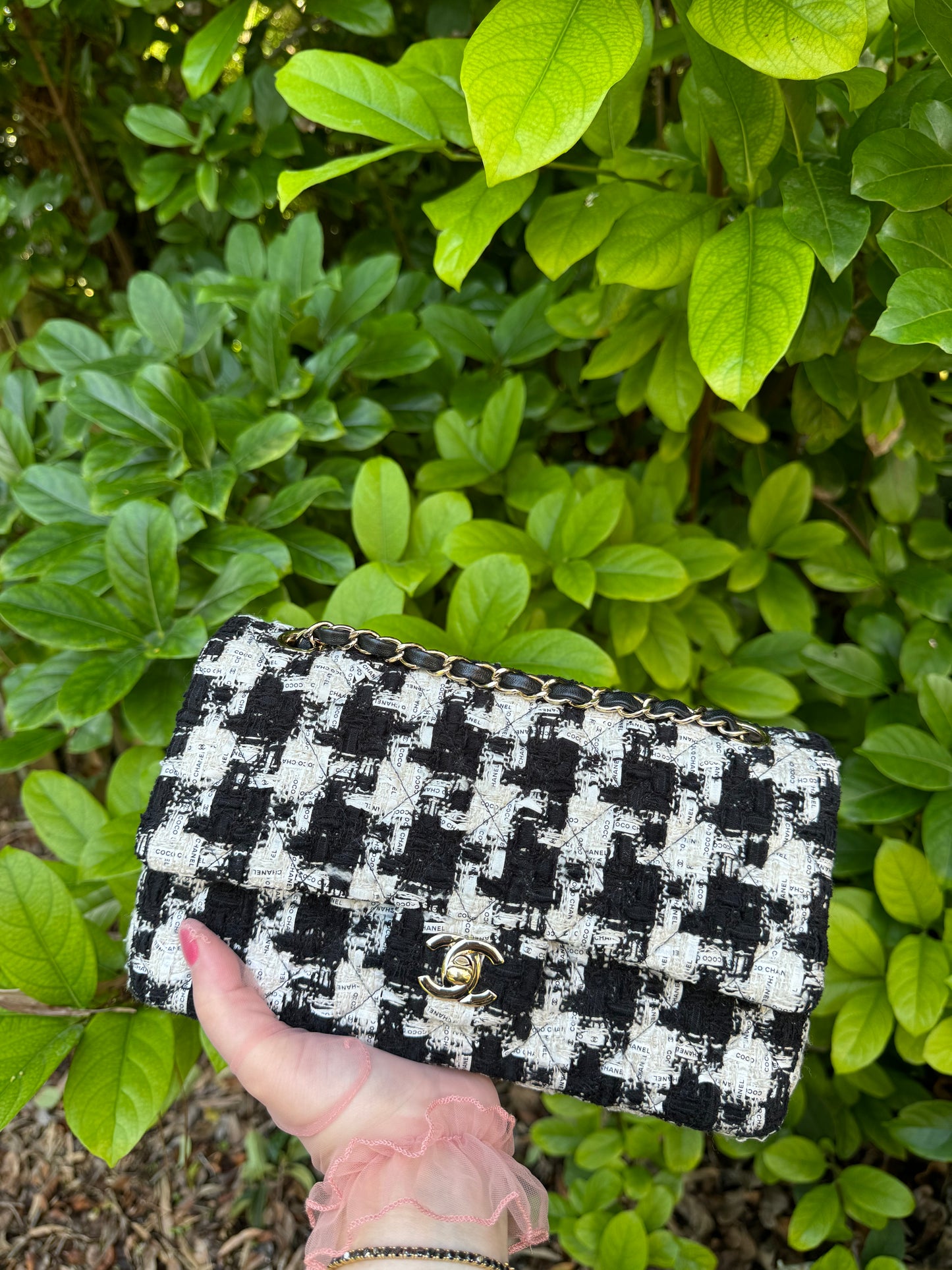 Chanel Ecru Medium Houndstooth Tweed Flap Bag