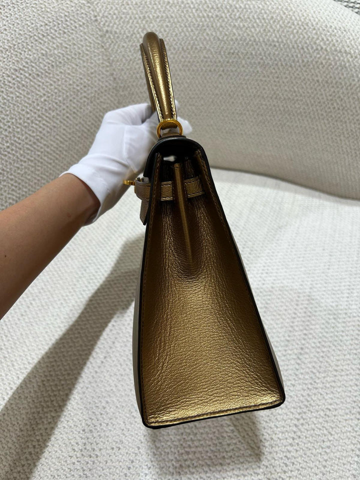 Hermes Limited Edition Bronze Chèvre Metallic Kelly 25 Sellier