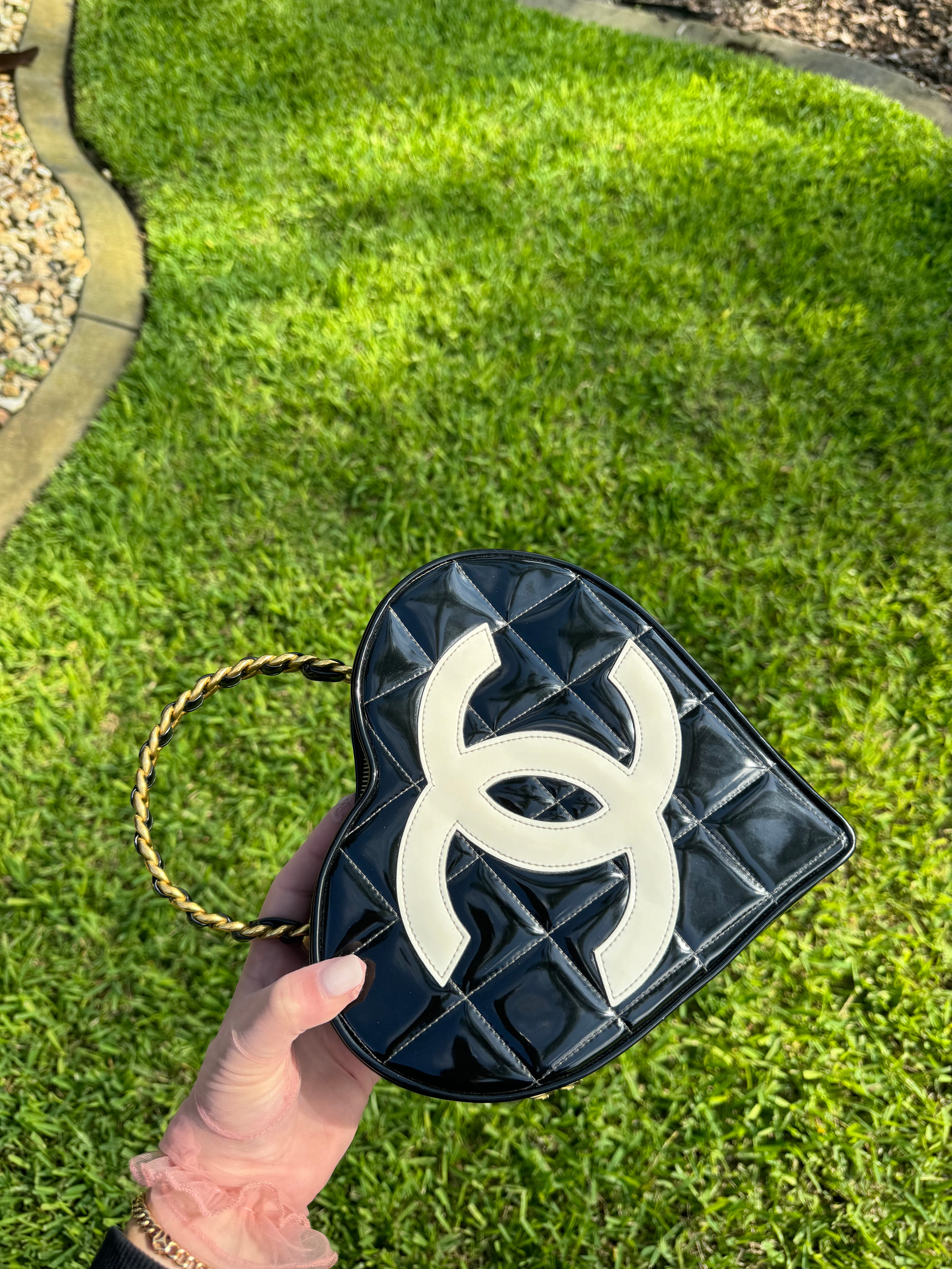 Chanel 1995 CC Heart Vanity Bag – Its A Luv Story