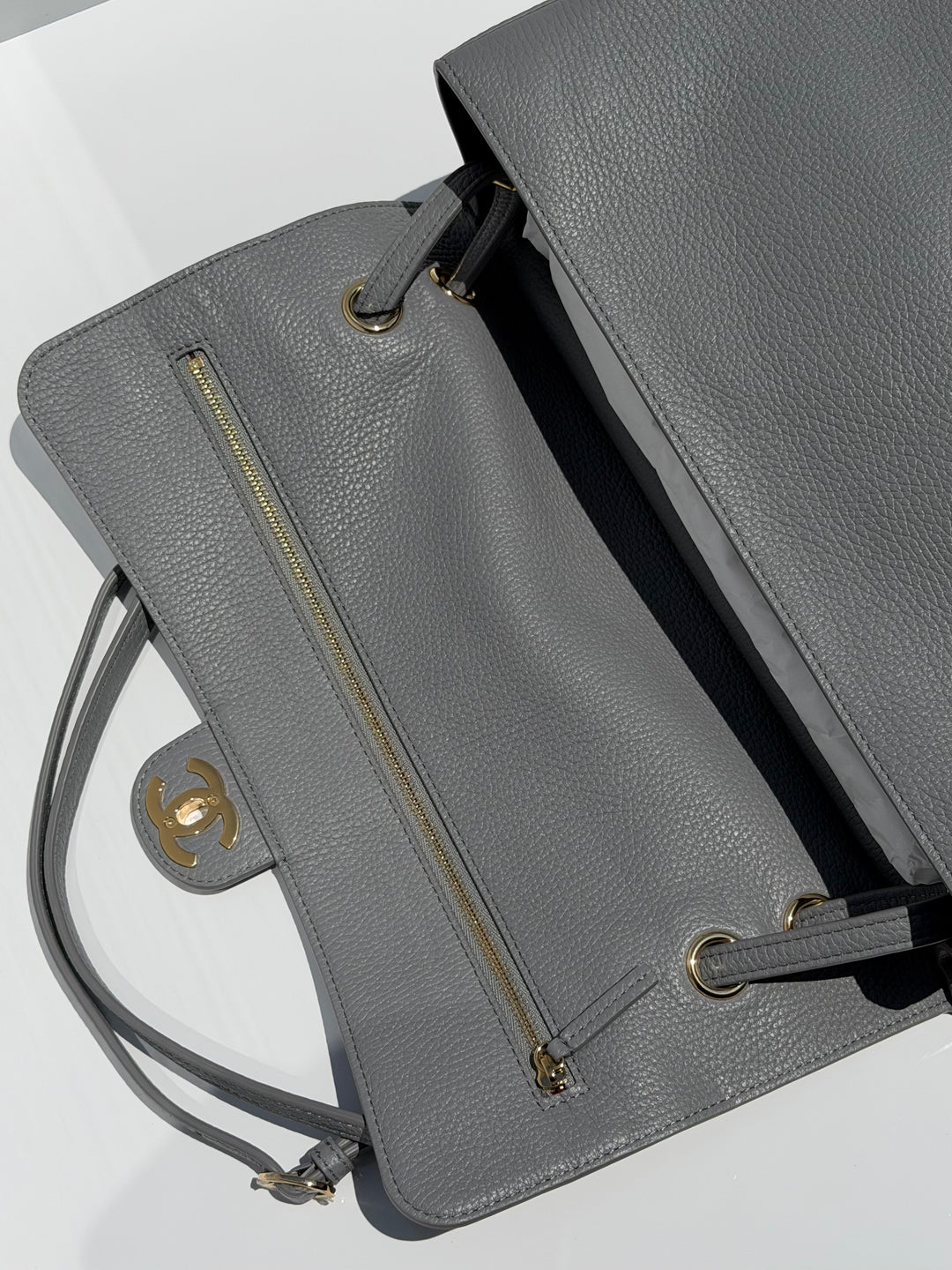Chanel Maxi Flap Bag Grey Grained Calfskin Gold Tone Hardware Métiers D’Art 2026