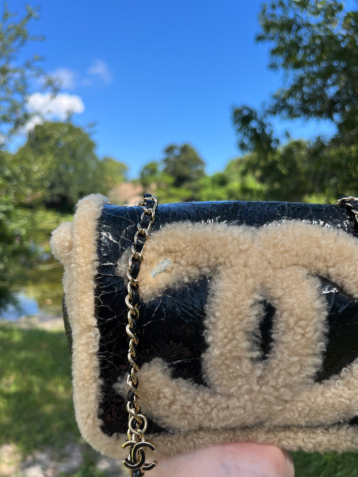 Chanel Black Shiny Crumpled Sheepskin and Shearling Mania Flap