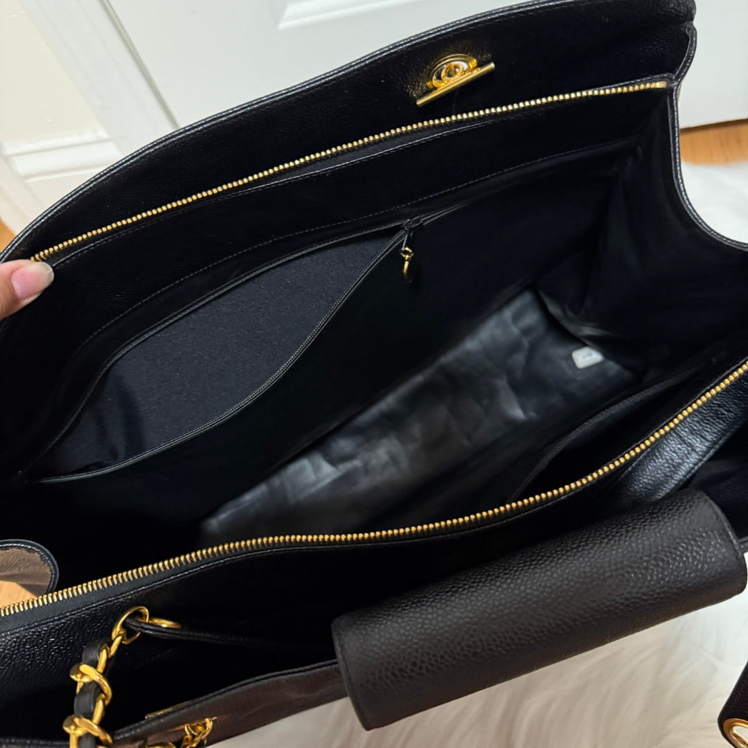 Chanel Rare Vintage Caviar XL Supermodel Tote