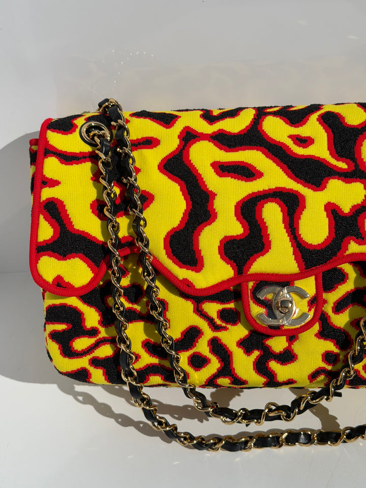 Chanel Maxi Runway Flap Bag in Yellow, Red & Black Mixed Fibers Gold Hardware Métiers d’Art 2026