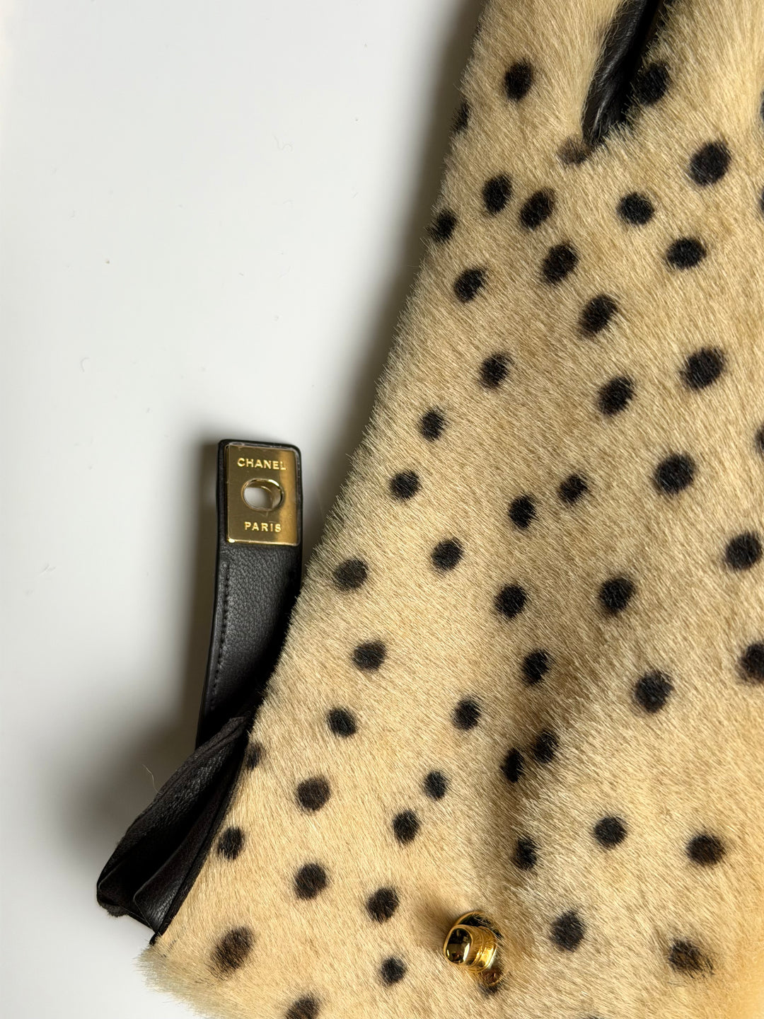 Chanel Beige & Black Spotted Lambskin Gloves with CC Turnlock Detail Gold Hardware Métiers d’Art 2026