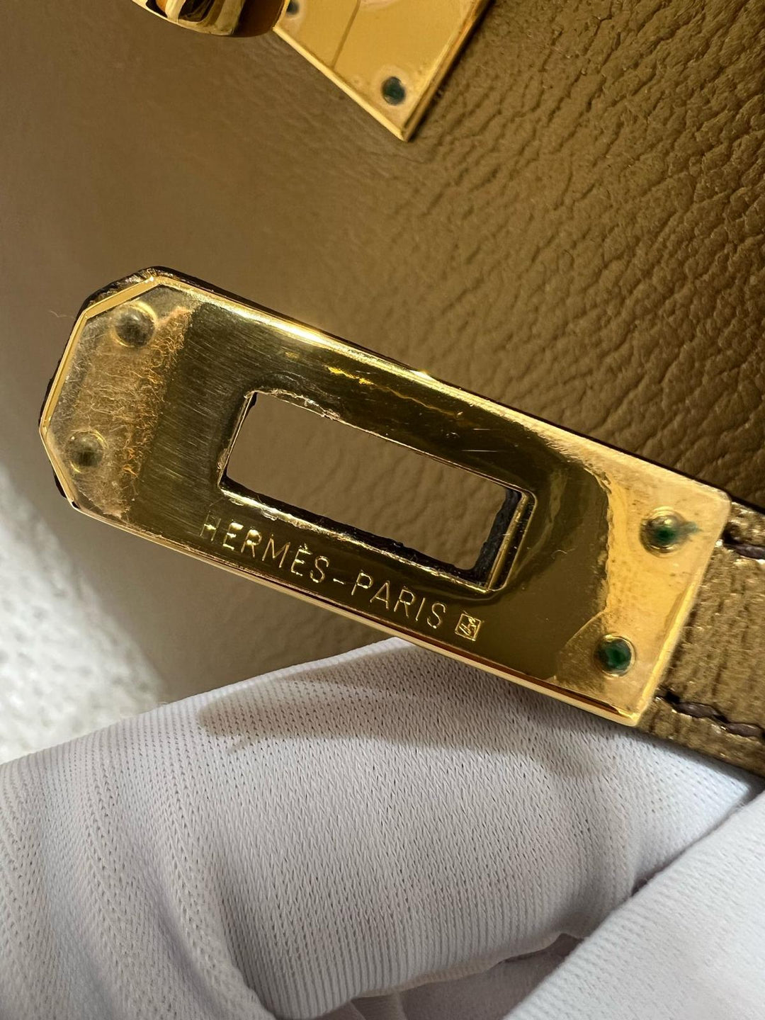 Hermes Limited Edition Bronze Chèvre Metallic Kelly 25 Sellier