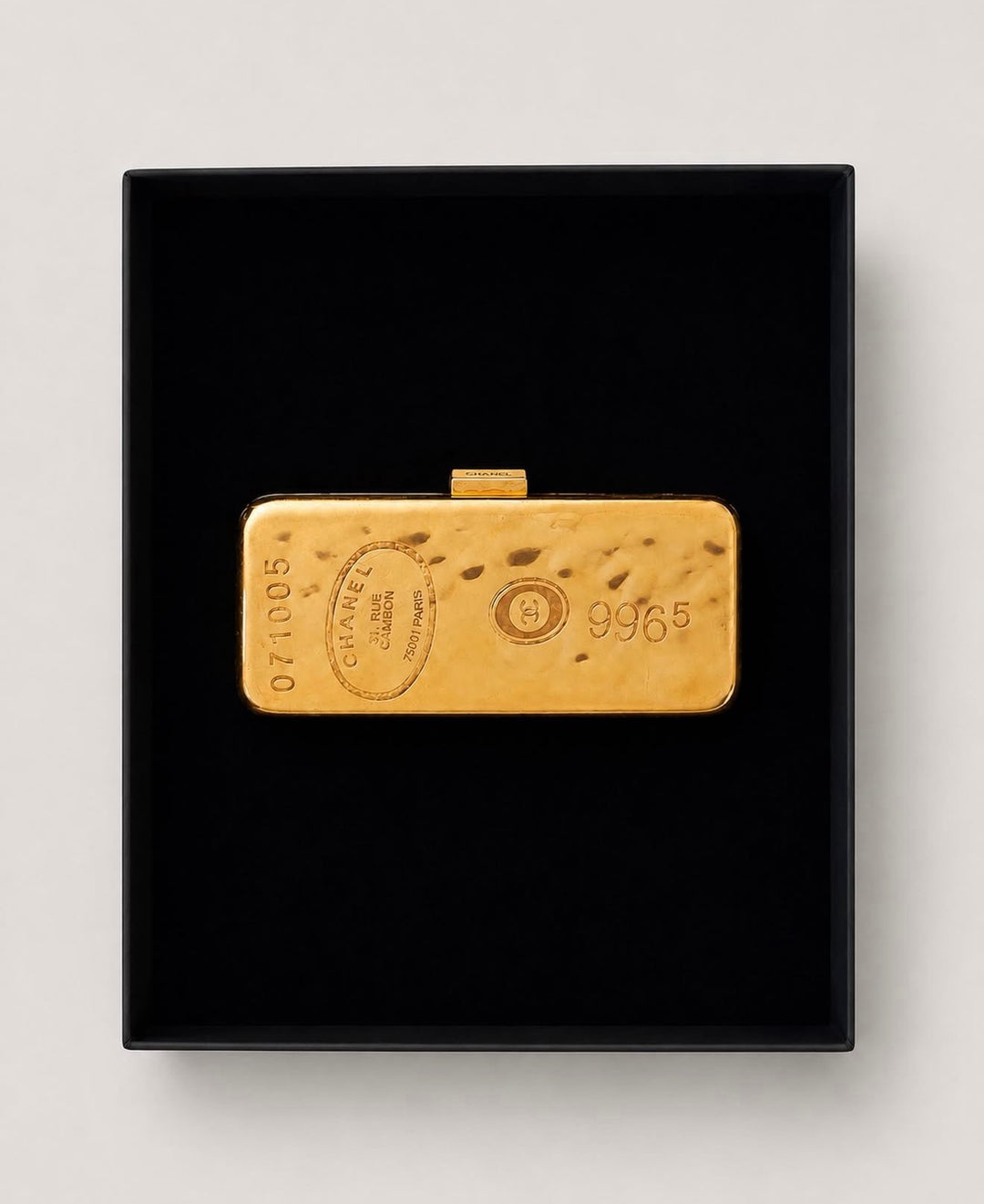 Chanel Gold Bullion Bar Minaudière Hammered Gold-Tone Metal Spring/Summer Runway 2006