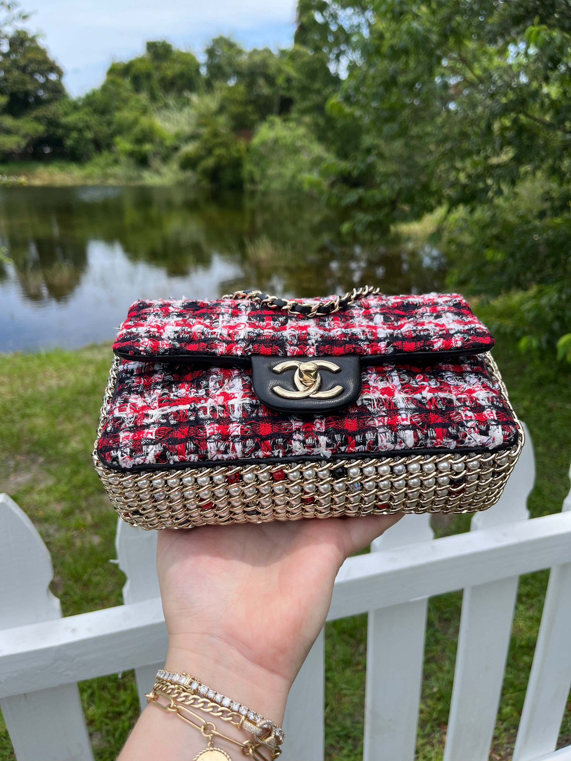 Chanel pearl 2025 tweed bag