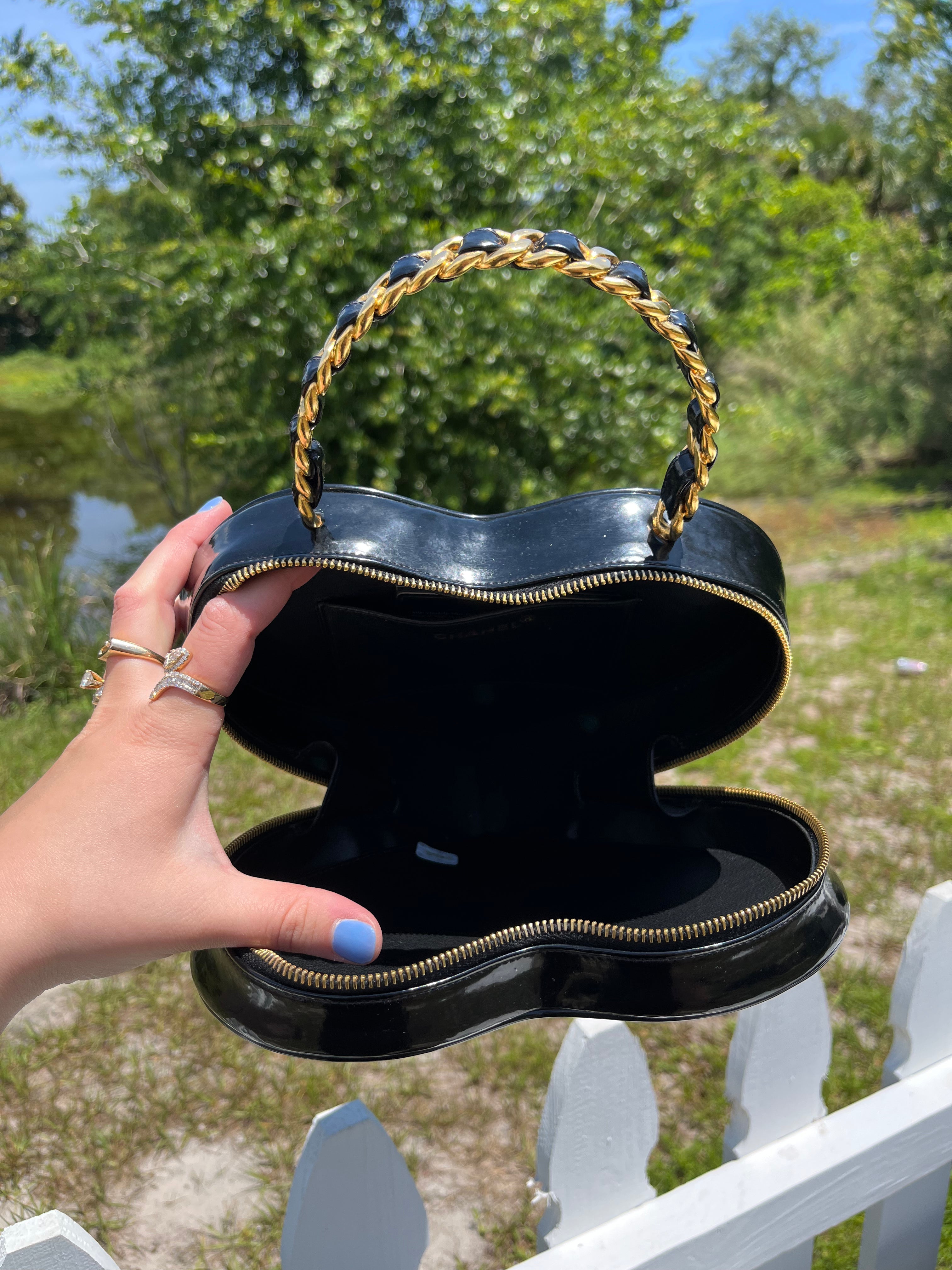 Chanel 1995 CC Heart Vanity Bag – Its A Luv Story