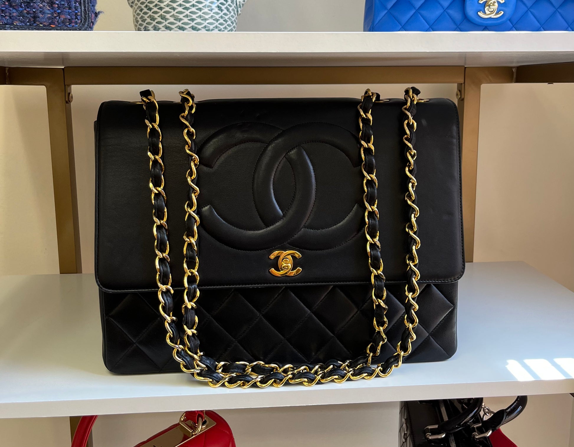 Chanel Vintage CC Maxi Flap Bag – Its A Luv Story