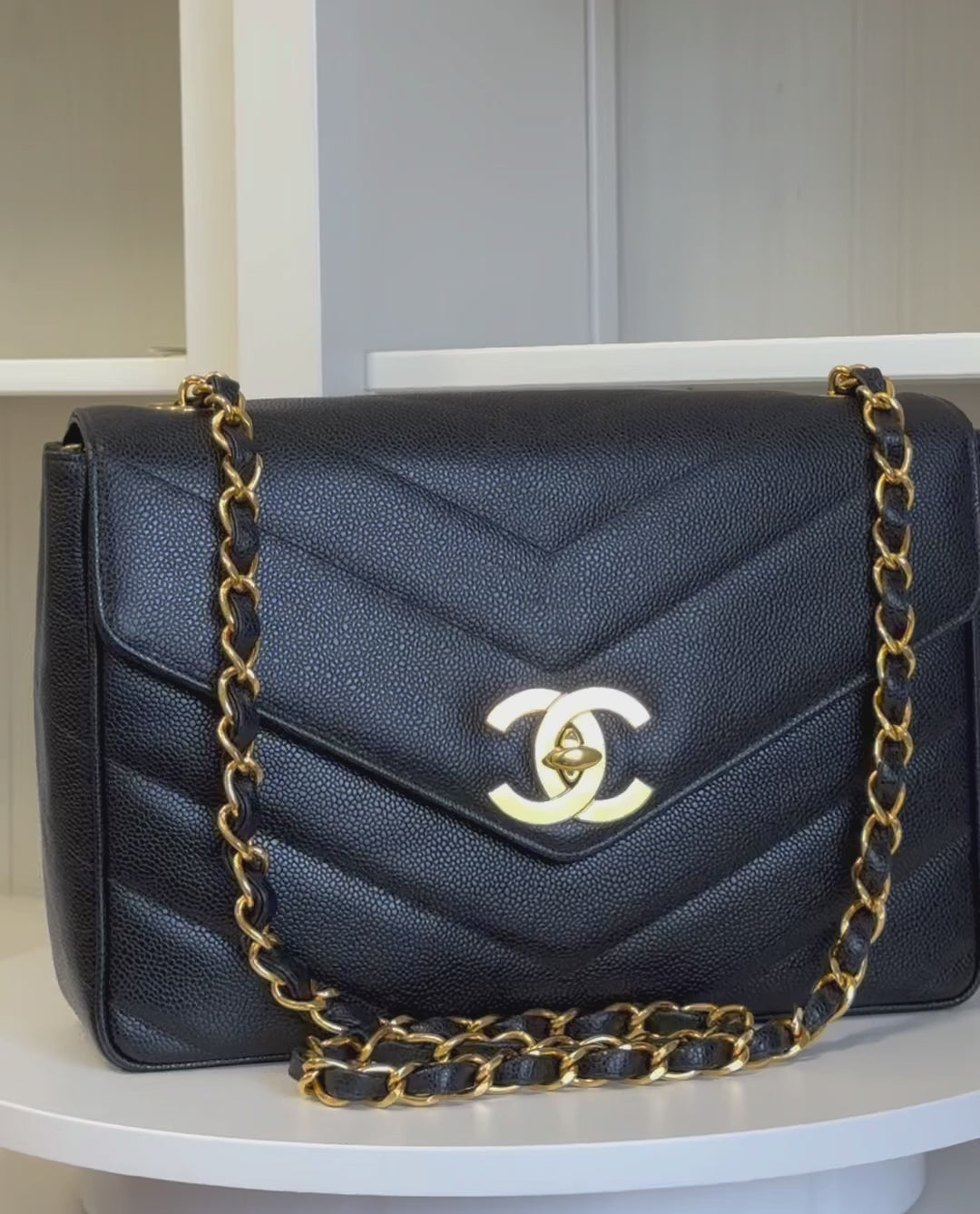 CHANEL VINTAGE BLACK CAVIAR CHEVRON JUMBO FLAP