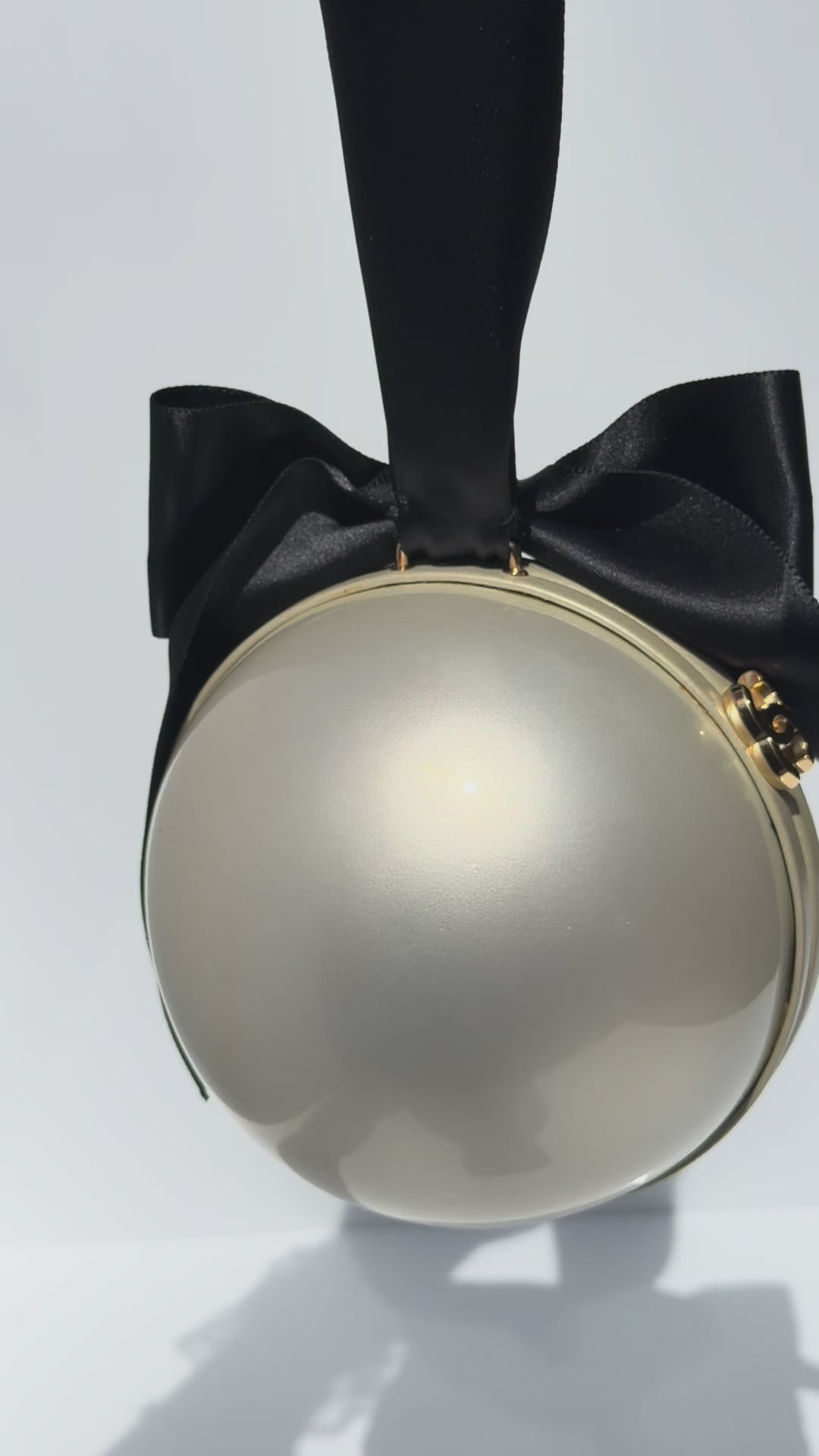 Chanel Runway Pearl Clutch Champagne Gold Lucite Black Ribbon Gold Hardware 2005