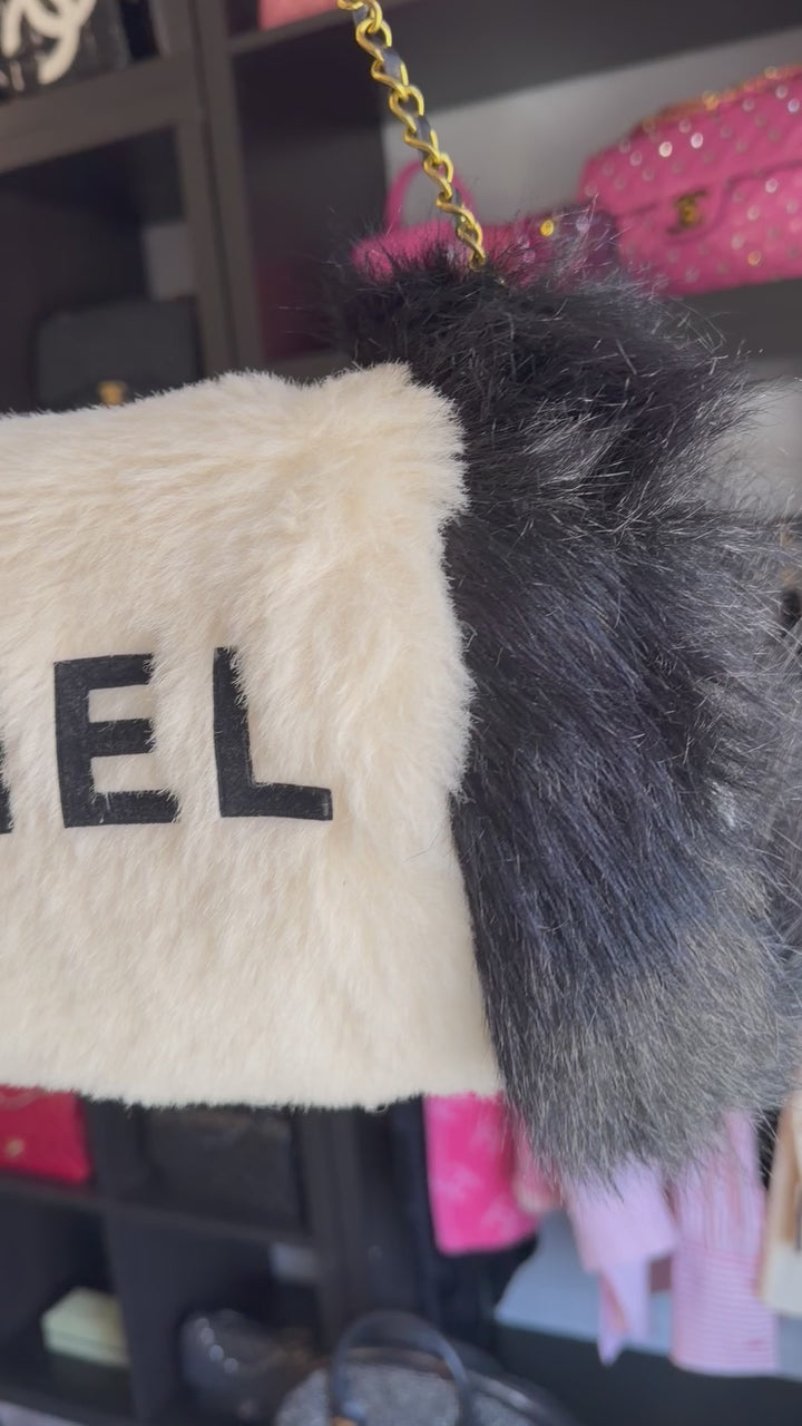 Chanel Jumbo Hand Warmer Shoulder Bag Black Faux Fur Gold Hardware 1990s